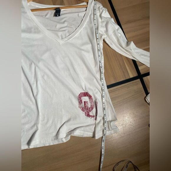 ‎Ou vneck - Picture 5 of 5